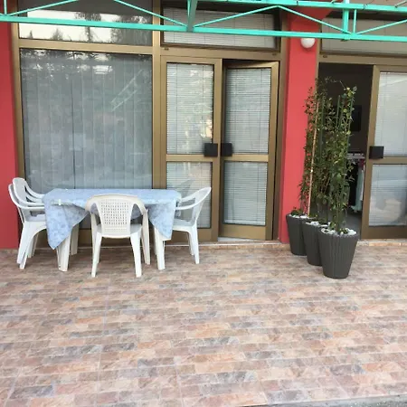 Studio Max Bijela Exterior photo