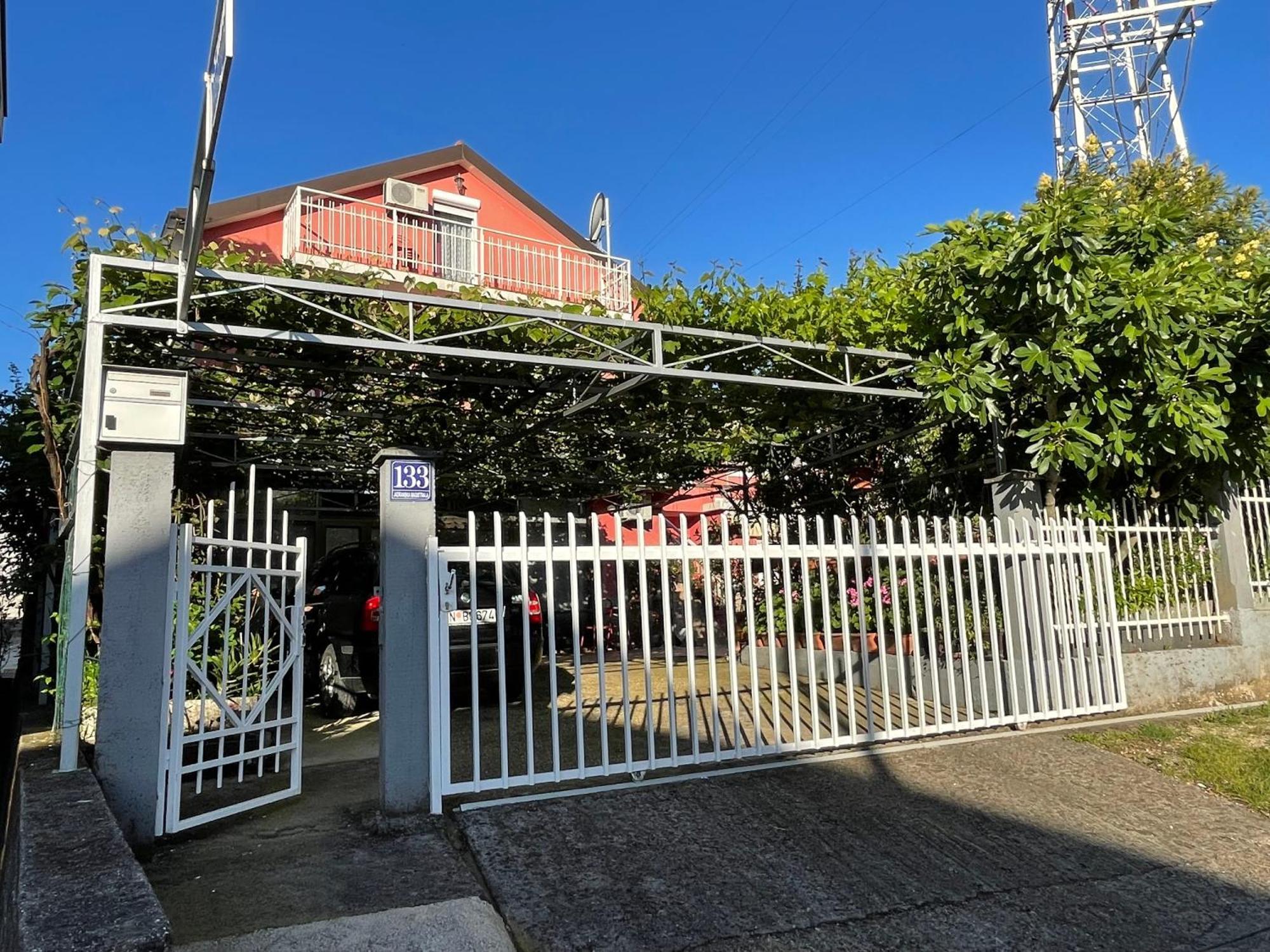 Apartment Max