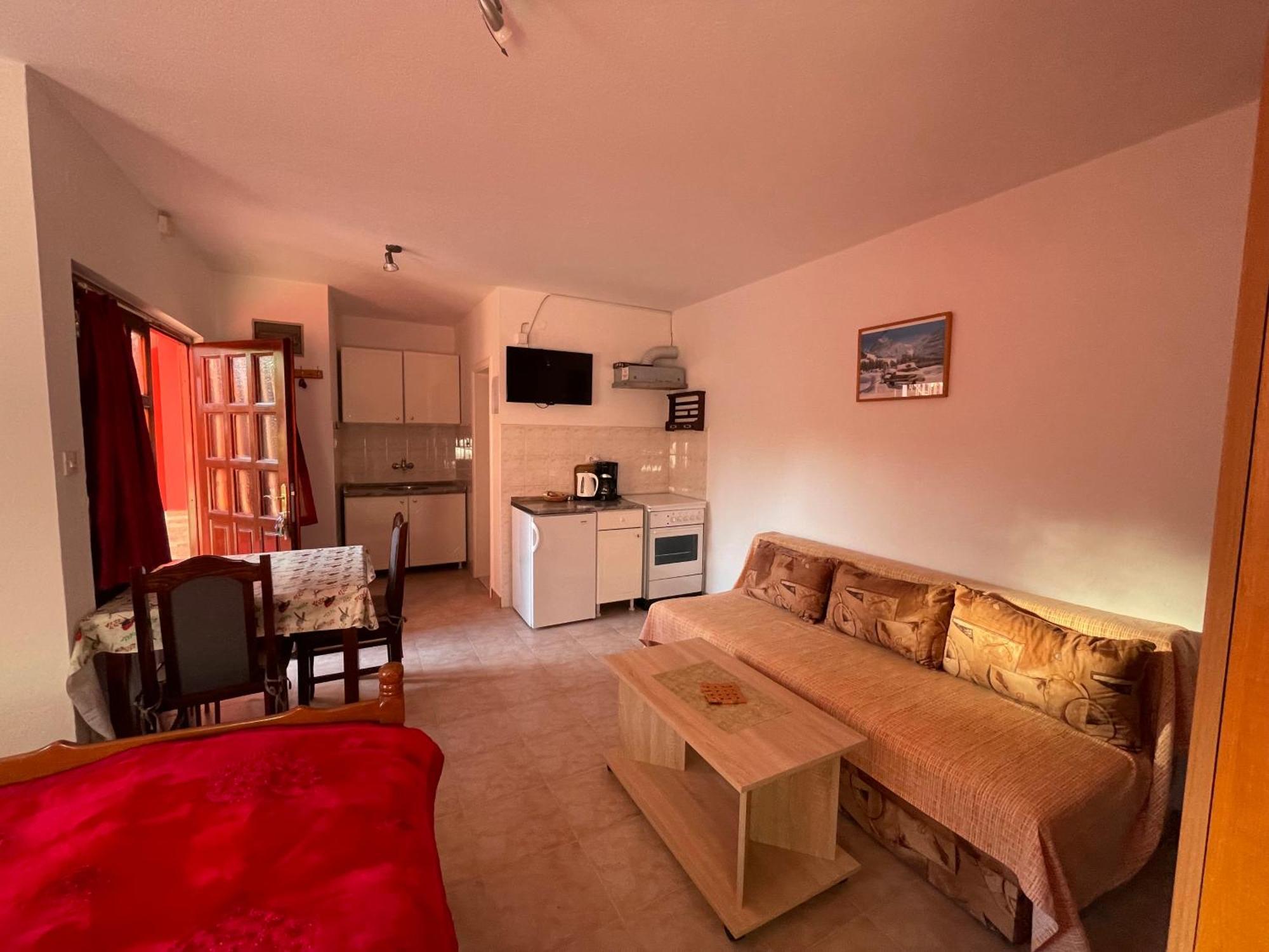Apartment Max