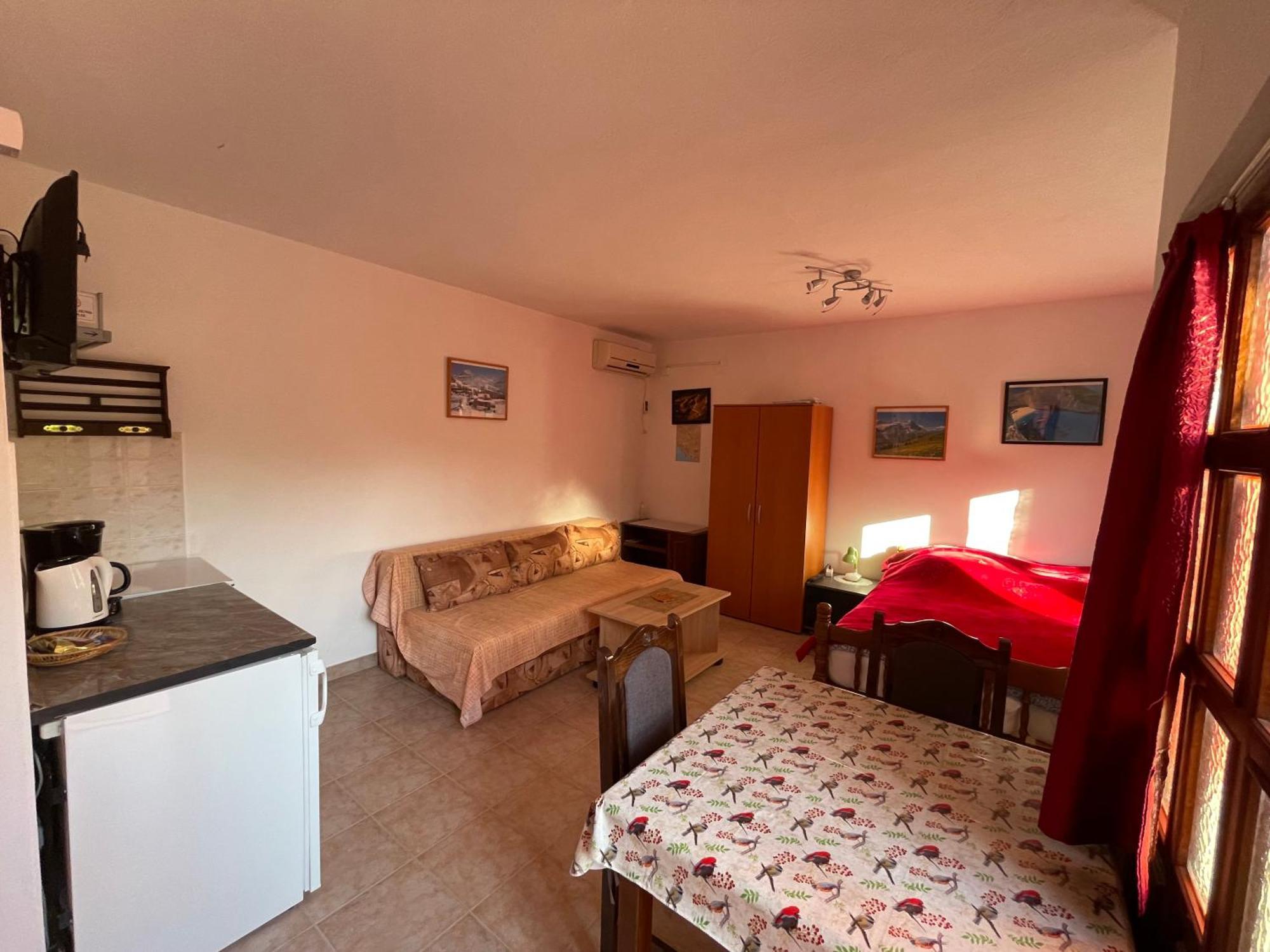Max Apartment *