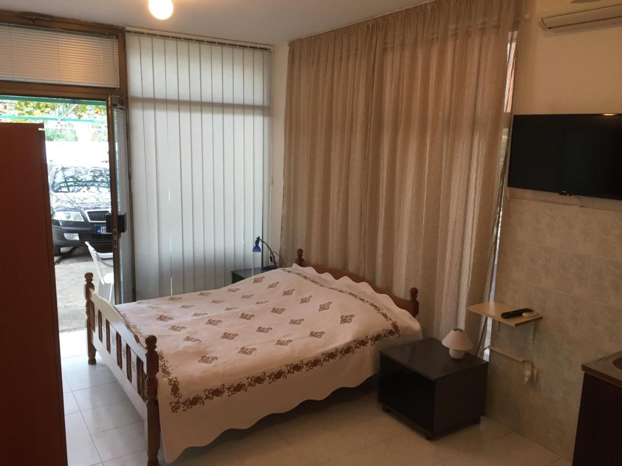 Apartment Max