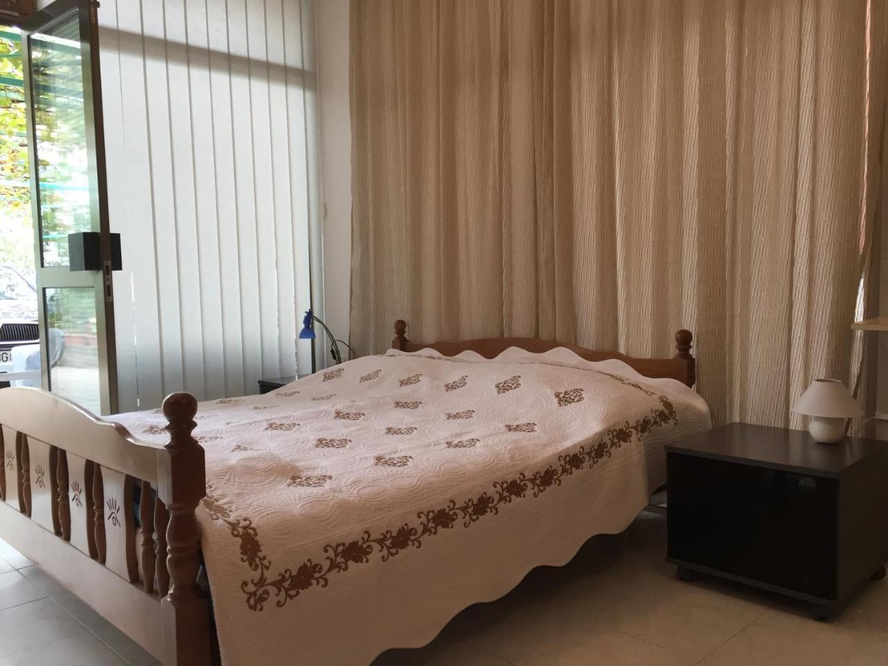 Apartment Max
